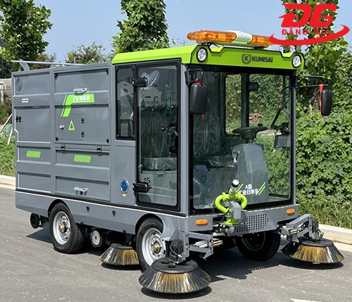 Xe quét rác ngồi lái Kumisai KMS25 3