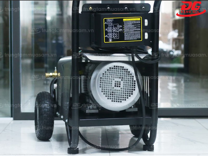 Motor máy có cánh quạt và các khe hỗ trợ tản nhiệt