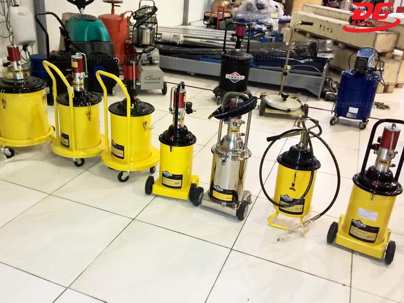 Máy bơm mỡ bò Kocu có xuất xứ từ Trung Quốc