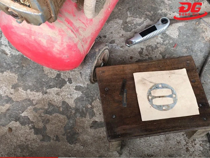 piston mòn khiến máy nén khí không vào hơi