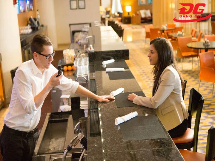 ứng dụng Máy bộ đàm Kenwood TK 100 trong nhà hàng