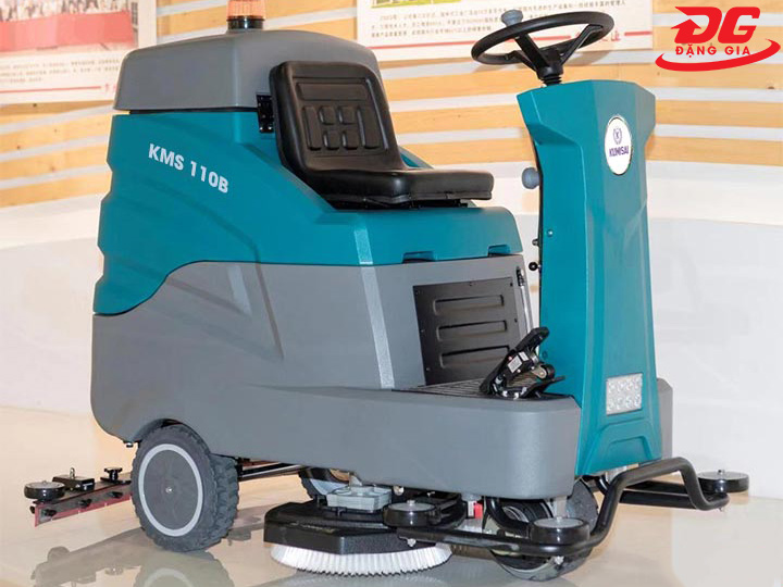 máy chà sàn ngồi lái Kumisai KMS 110B