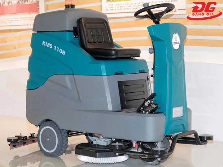 máy chà sàn ngồi lái Kumisai KMS 110B