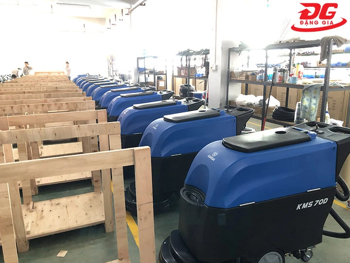 Máy chà sàn liên hợp Kumisai KMS-70D tại Đặng Gia