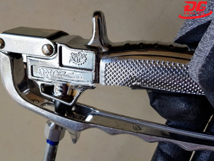 Súng bơm mỡ bò Jolong G300 dạng bóp