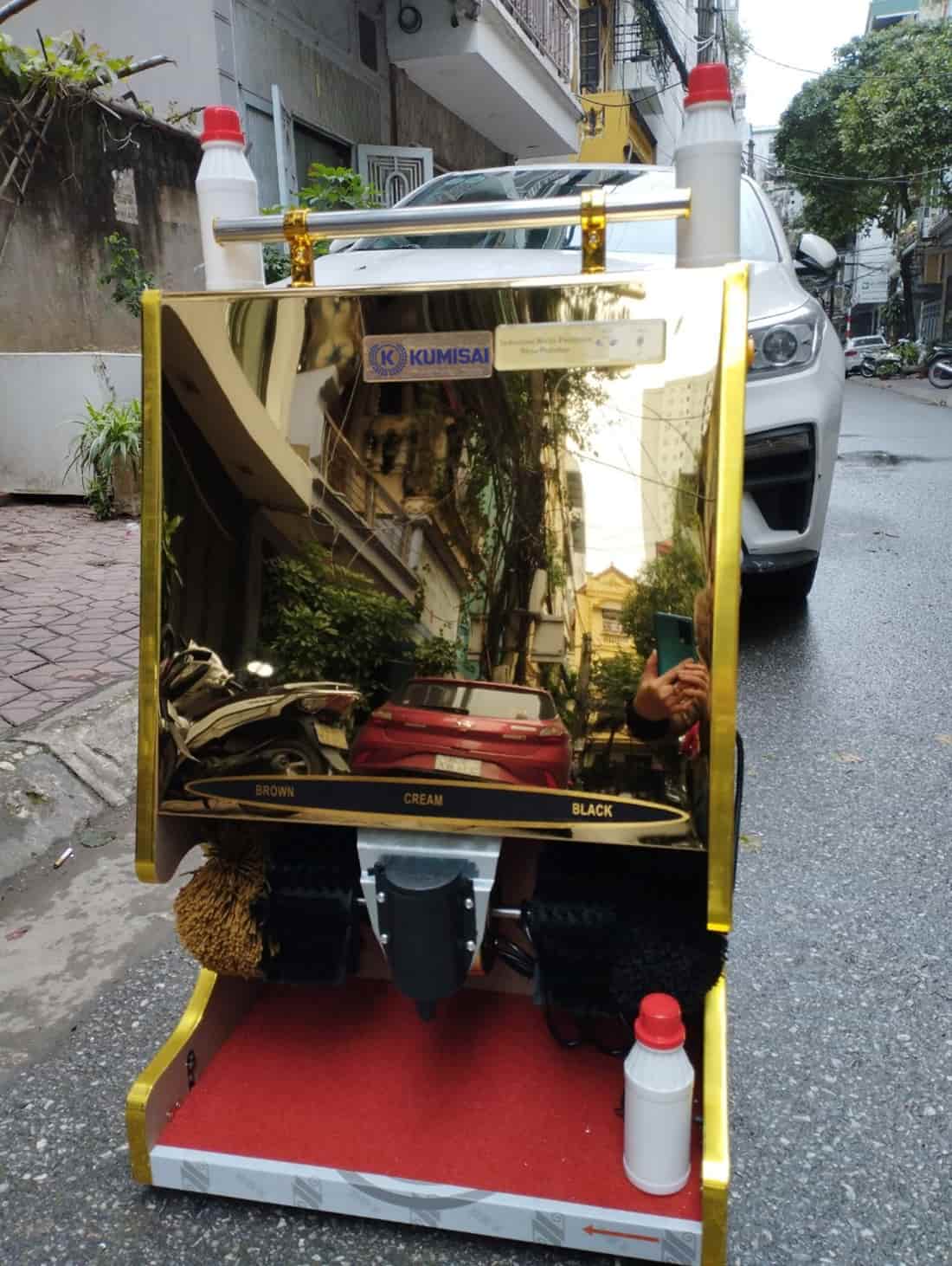 Hoàn tất đơn hàng máy đánh giày Kumisai KMS G1 cho Khách sạn Royal Lotus Hotel