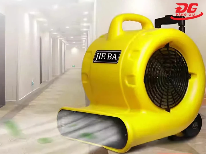 Sức thổi mạnh, làm khô thảm nhanh vượt trội