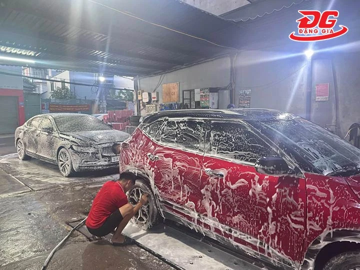 Rửa xe Nam Vi
