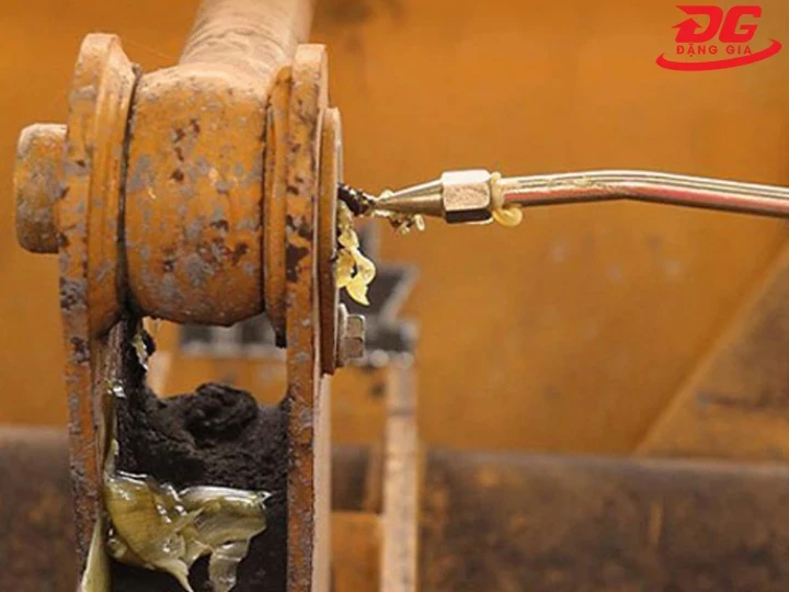 Súng bơm mỡ Kocu HCG-150 chính xác