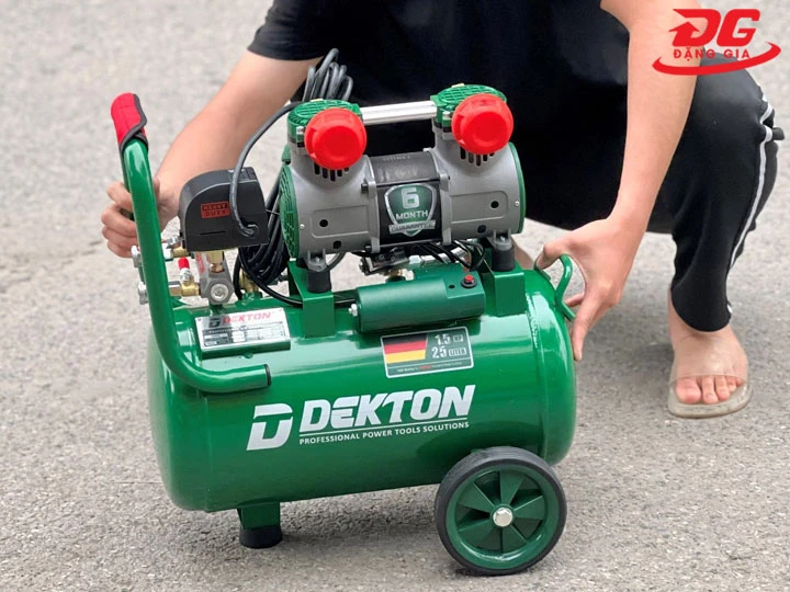 Thay dầu máy nén khí có dầu Dekton
