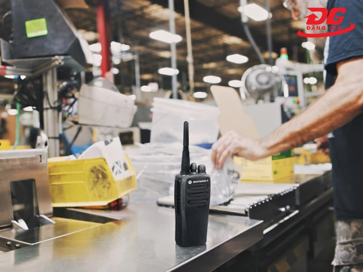 Thông số & tính năng lý tưởng của bộ đàm nhà hàng