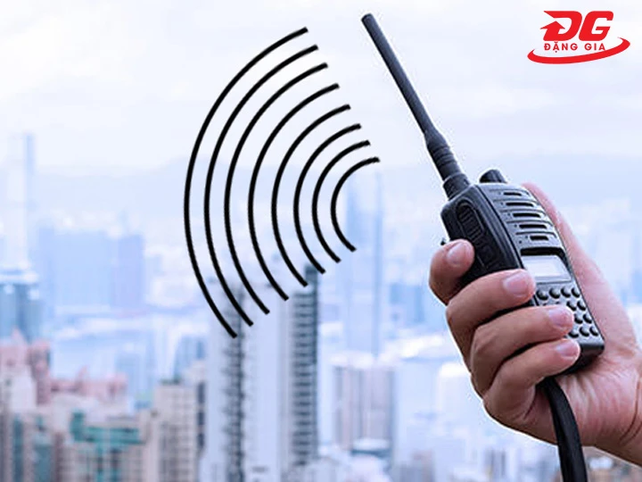 Công suất bộ đàm phát mạnh