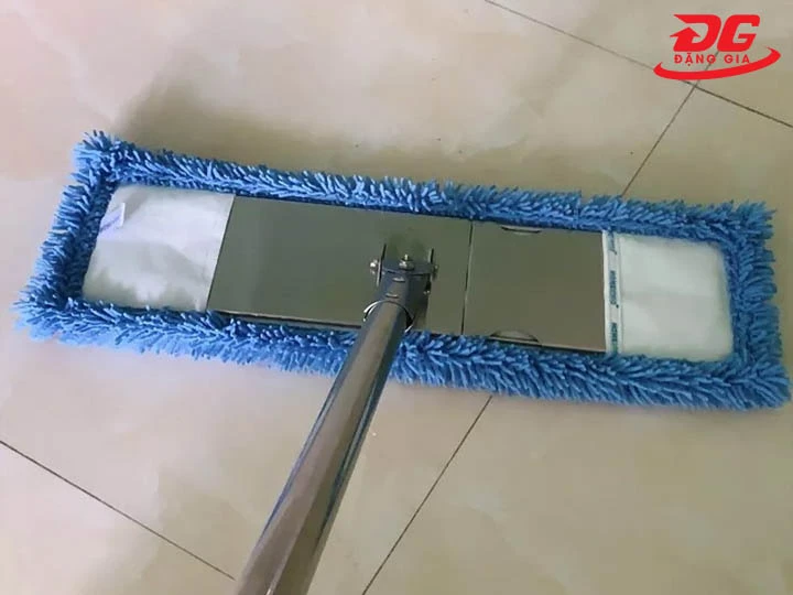 #5 Cây lau nhà Homeinno: Chất lượng, Bền bỉ, Giá rẻ 2025