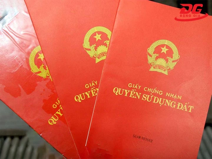 Sổ đỏ ép plastic có sao không? Liệu có vi phạm pháp luật?