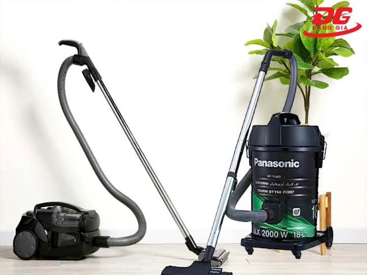 so sánh máy hút bụi công nghiệp Panasonic và gia đình