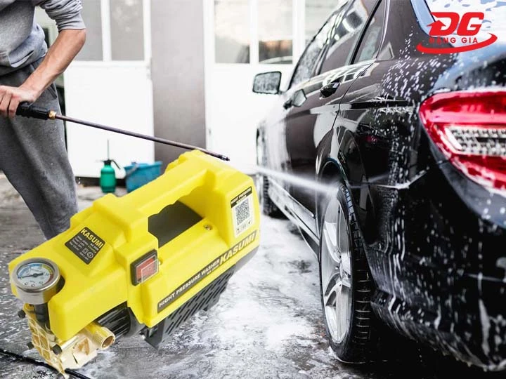 máy xịt rửa xe Kasumi Chỉnh áp tiện lợi
