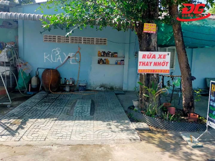 Tiệm rửa xe 216