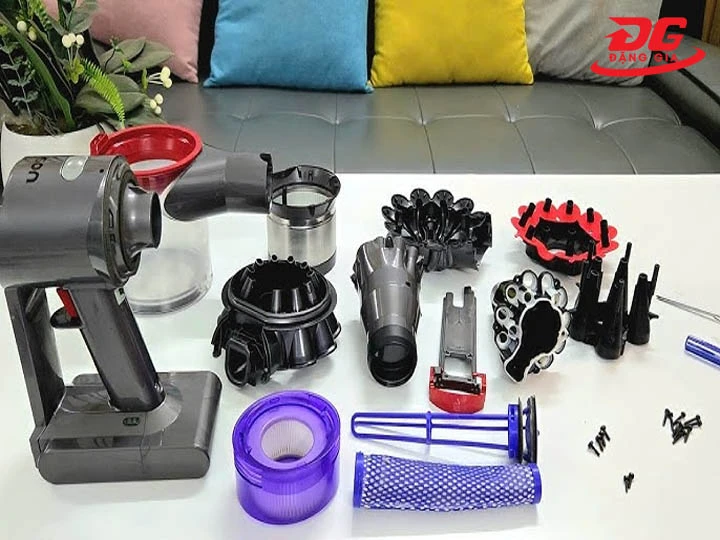 kiểm tra đầu hút máy hút bụi Dyson V11 Absolute