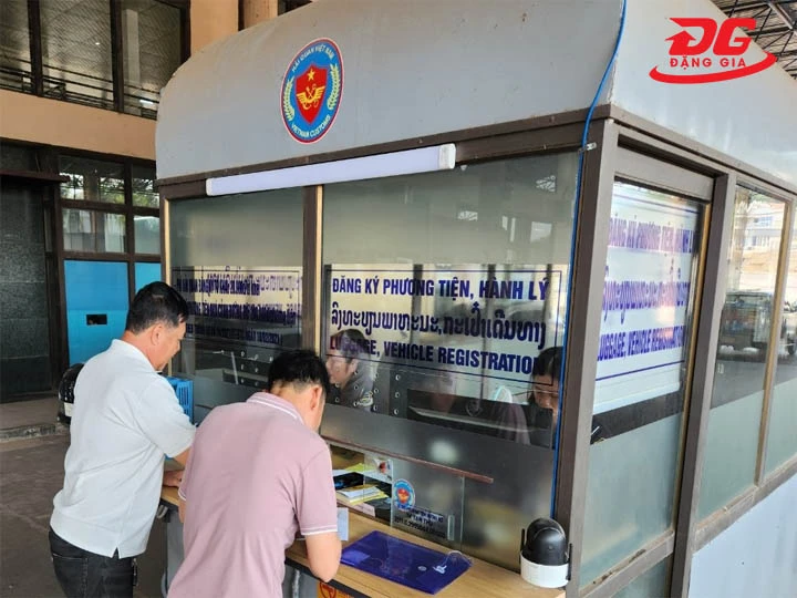 Hỗ trợ thông quan nhanh chóng, tránh bị giữ hàng