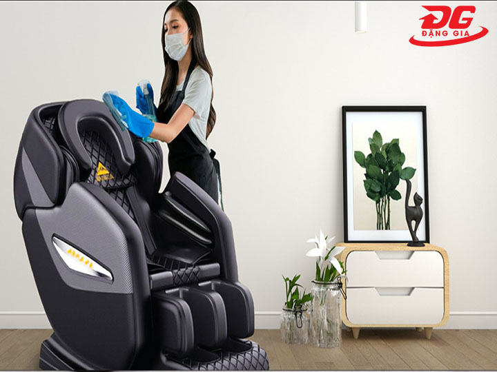 Hướng Dẫn Vệ Sinh Ghế Massage Đúng Cách – Bền Đẹp Như Mới