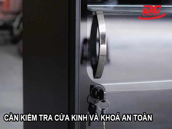 kiểm tra cửa kính tủ chống ẩm 1000l