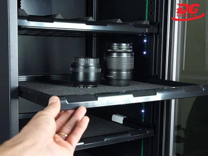 Tủ chống ẩm FujiE AD200 2 khoang tách biệt, tiện phân loại đồ