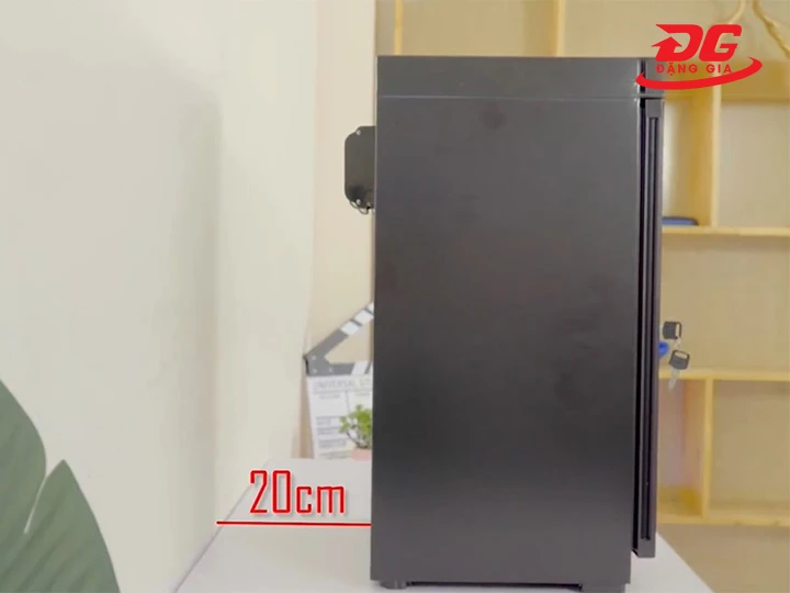 cần đặt tủ chống ẩm Fujie xa tường