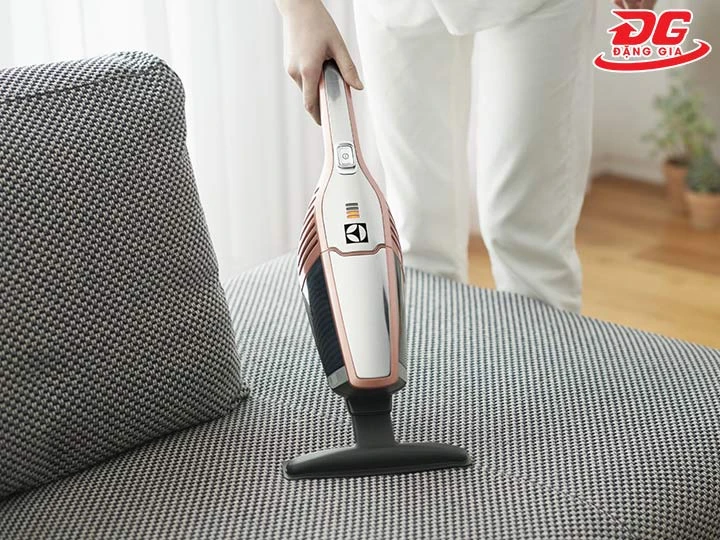 sử dụng máy hút bụi Electrolux