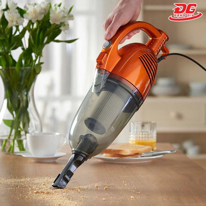 sử dụng máy hút bụi cầm tay