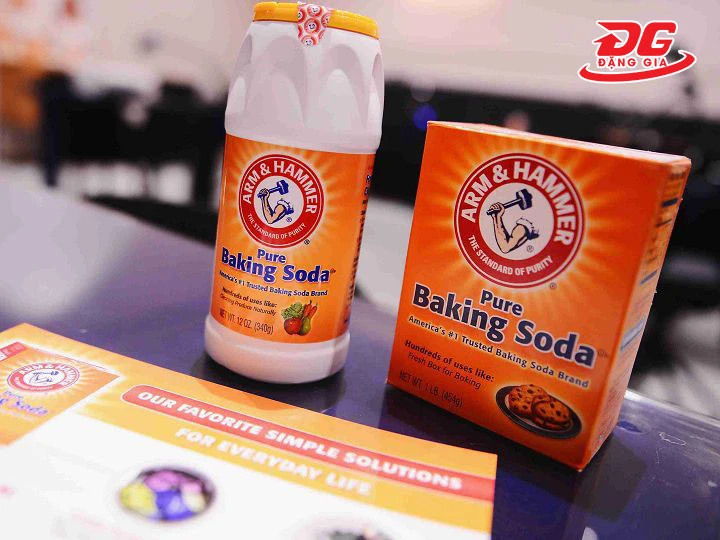 Dùng baking soda khử mùi giày Adidas