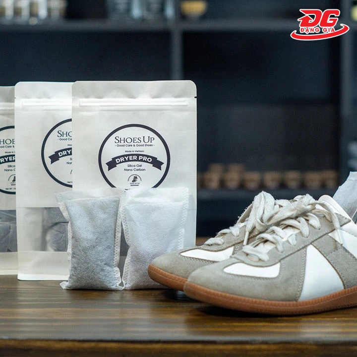 dùng túi trà khô khử mùi giày Adidas