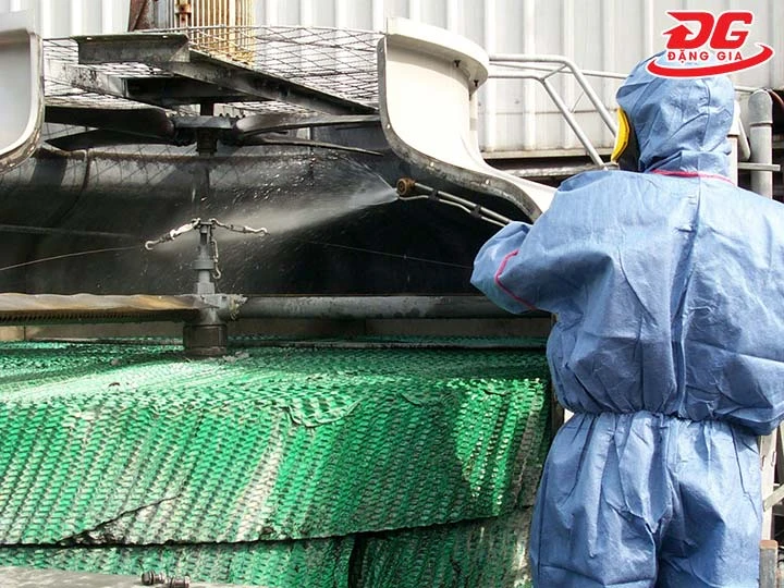 vệ sinh tháp giải nhiệt kho lạnh