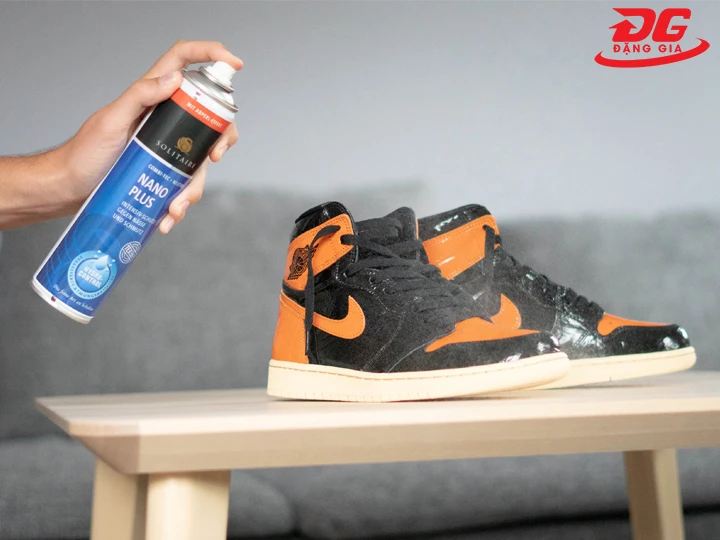 Xịt chống thấm giày Nike