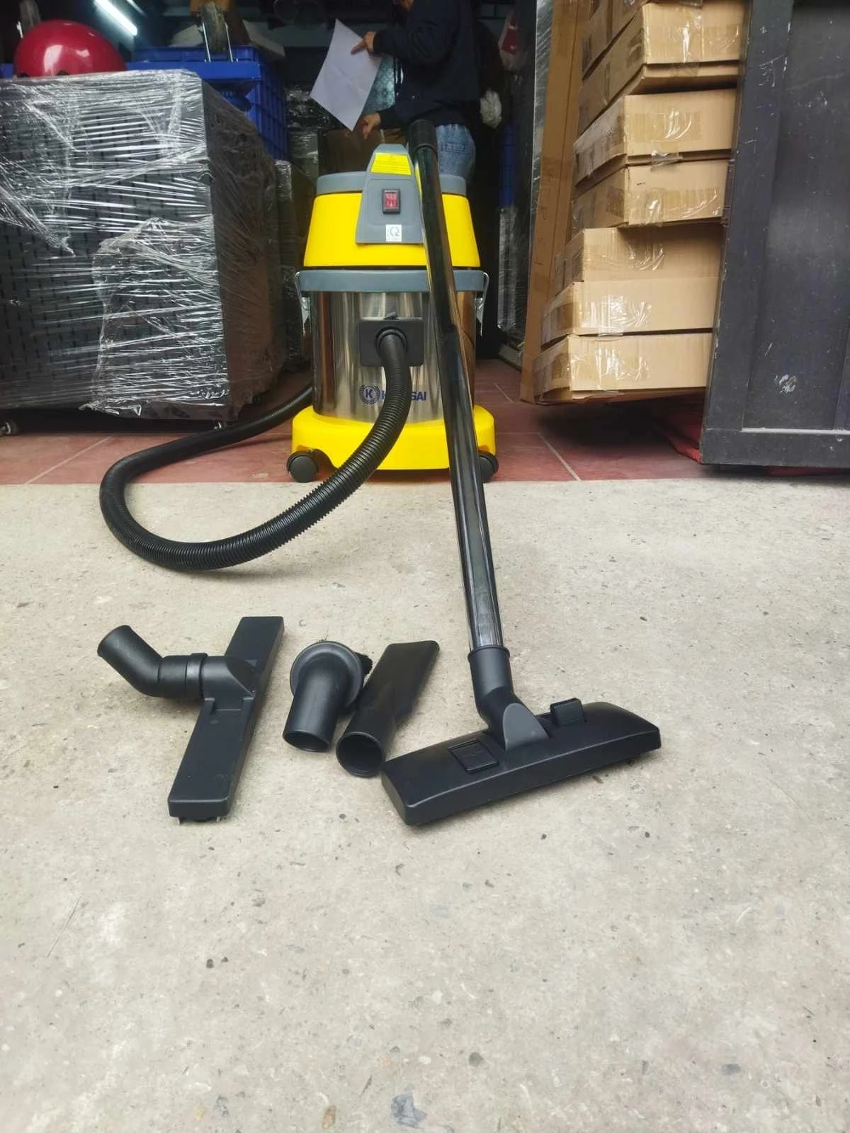 Xưởng nội thất An Phát nhận bàn giao máy hút bụi mini Kumisai 15L 5