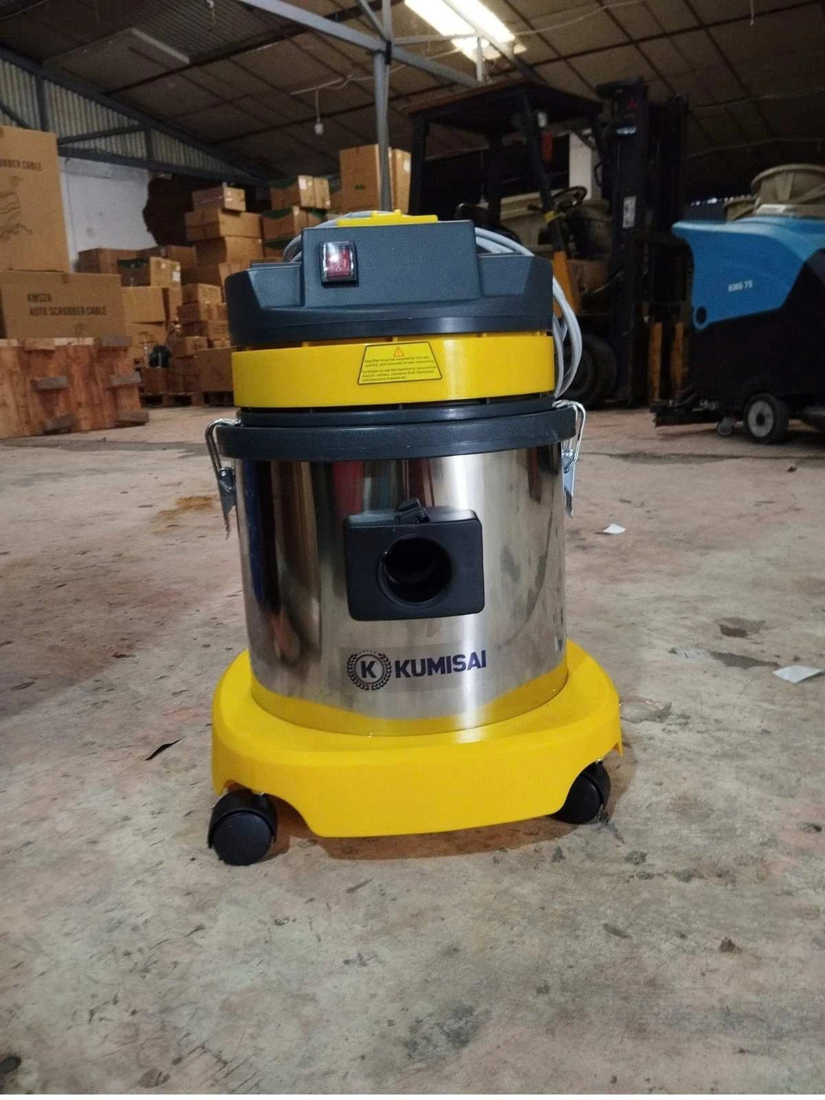 Xưởng nội thất An Phát nhận bàn giao máy hút bụi mini Kumisai 15L 4