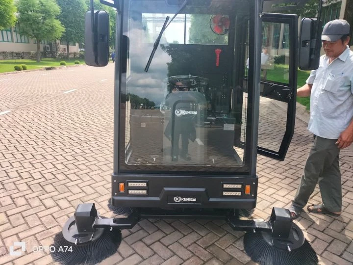 Xưởng sản xuất thép Đại Thành nhận bàn giao xe quét rác Kumisai KMS S12 4