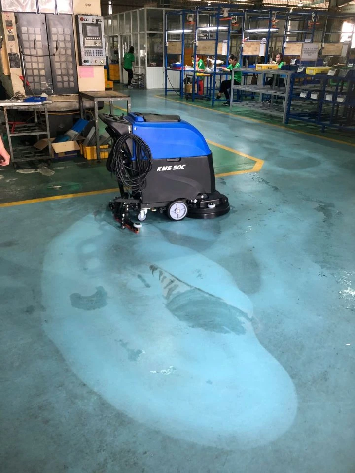Xưởng Vật Liệu Hằng Hà nhận bàn giao thành công máy chà sàn Kumisai KMS 50C 3